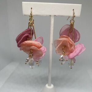NWOT Flowers/Color earrings,Gold, (CATO)